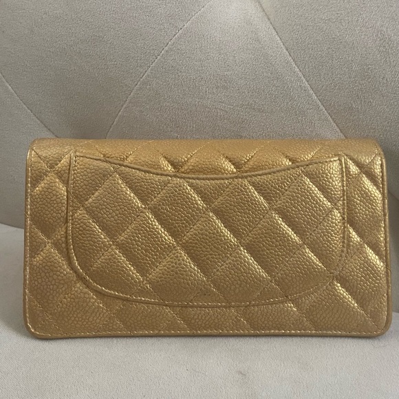 Chanel Classic Caviar Gold Wallet - Picture 4 of 9